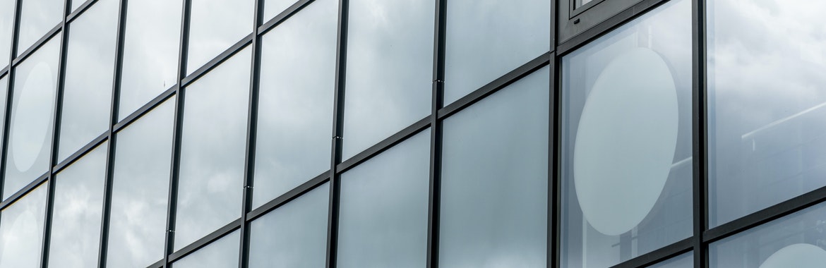 Universal glass systems banner